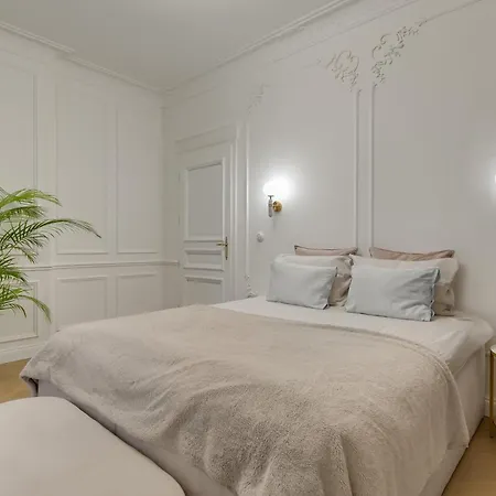 Luxury * Σόποτ